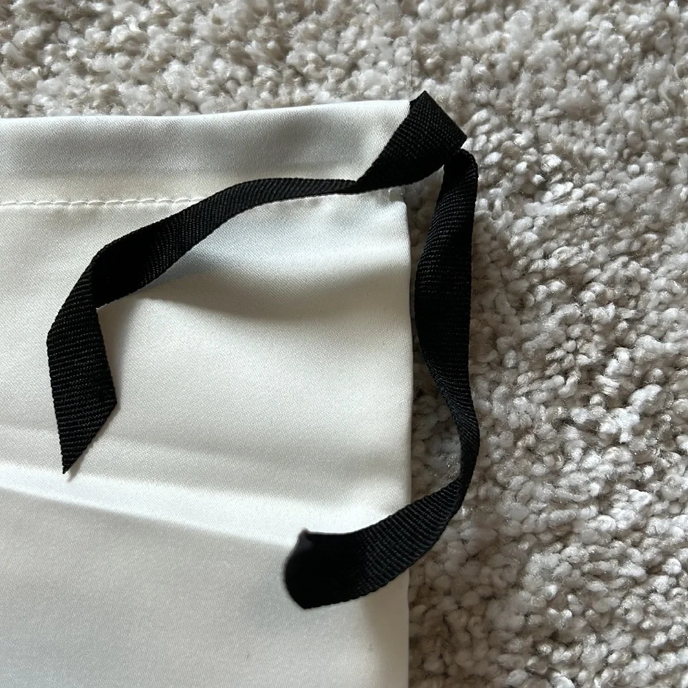 Gucci Satin Shoe Dust Bag 16” x 6.5” - Picture 3 of 3